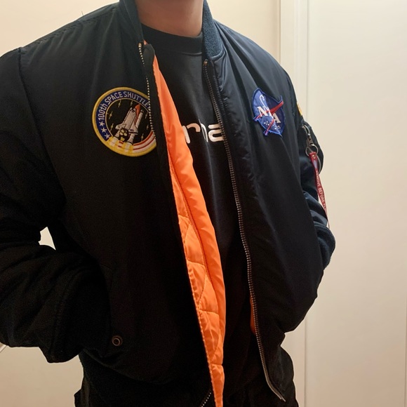 **** SOLD ****Men’s NASA Jacket - Picture 4 of 5